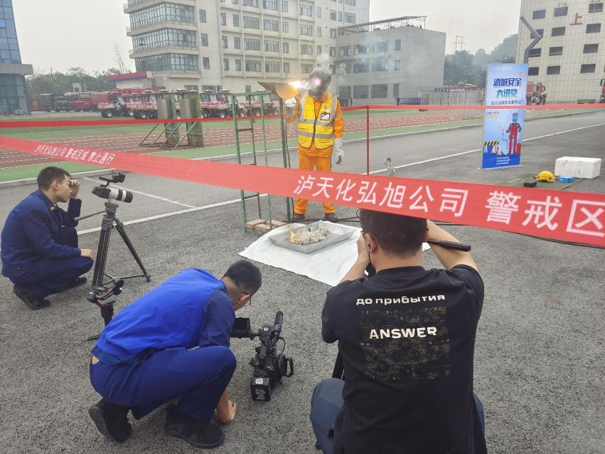 提高消防技能，筑牢生命防線 弘旭公司參加酒城安全大講堂主題活動(圖2)